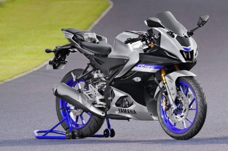 Yamaha R15 V4